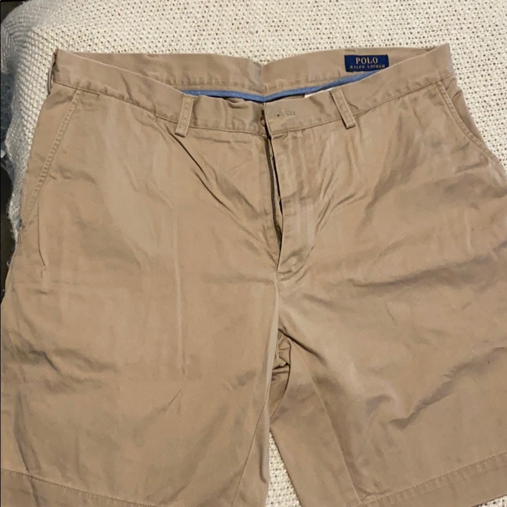 Men’s khaki polo shorts